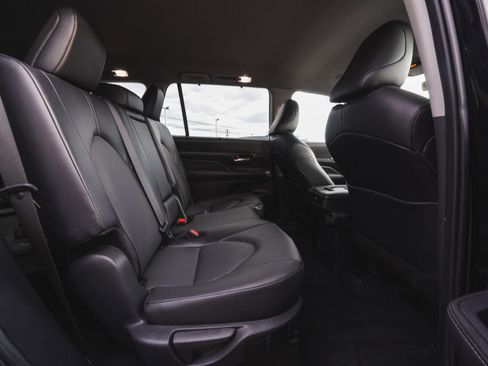 Used 2024 Toyota Grand Highlander XLE image 29