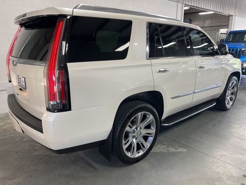 Used 2015 Cadillac Escalade Luxury AWD/4WD image 11