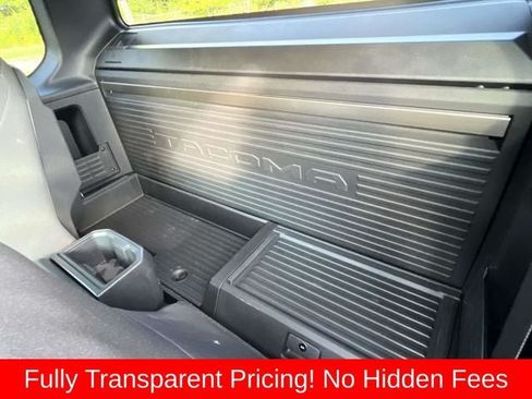 Used 2025 Toyota Tacoma SR AWD/4WD image 16