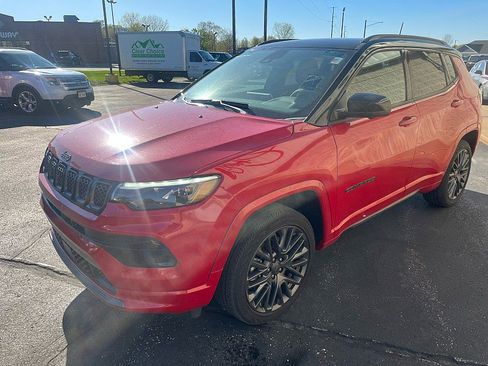 Used 2024 Jeep Compass Limited w/ Driver Assist Group I AWD/4WD image 5