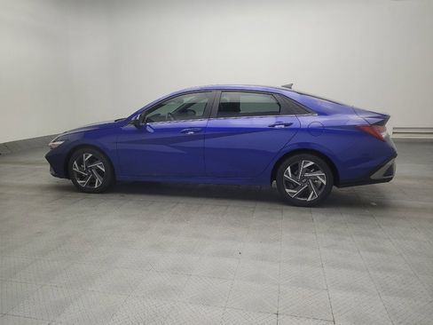 Used 2025 Hyundai Elantra SEL FWD image 3