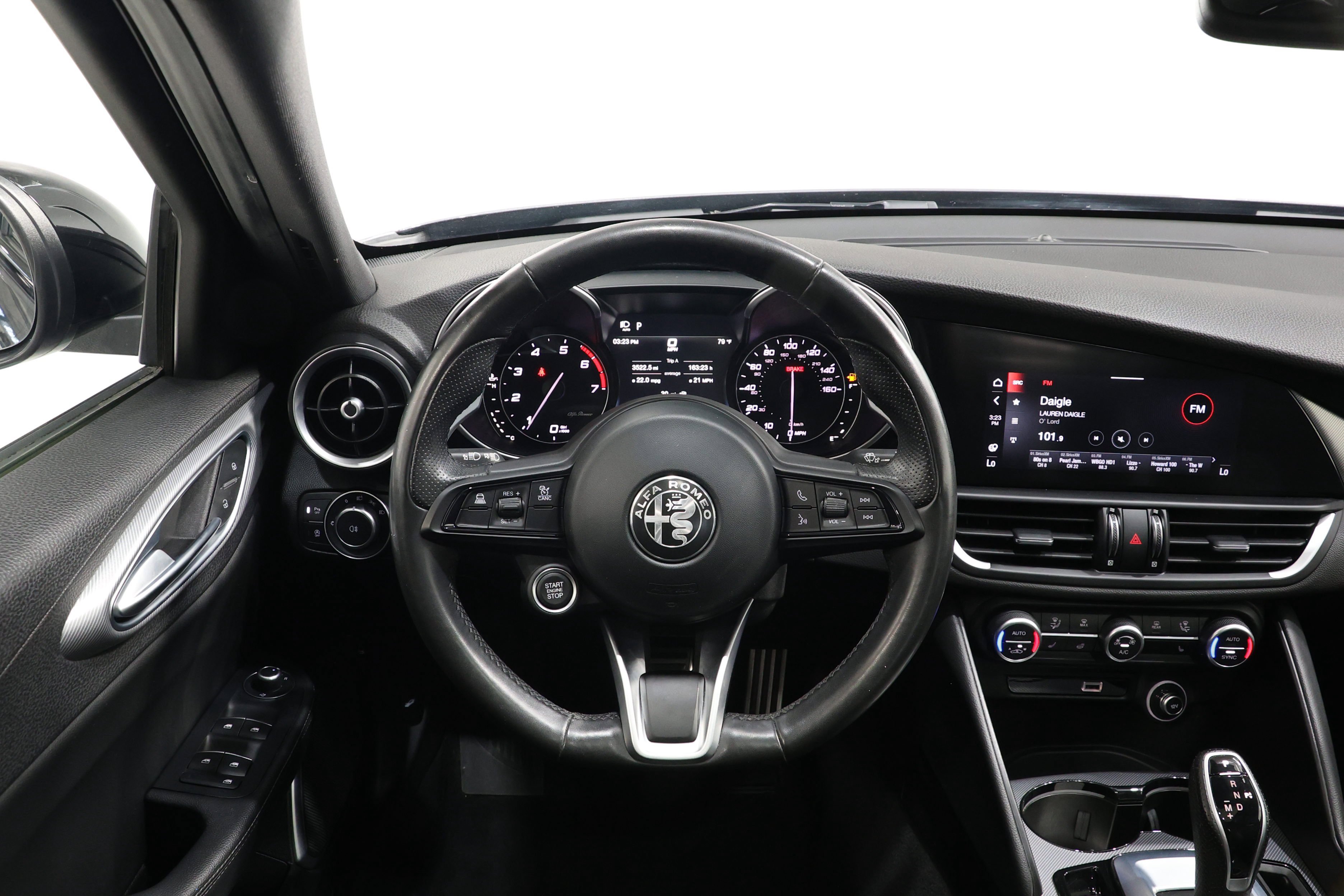 Certified 2023 Alfa Romeo Giulia Veloce AWD/4WD image 12