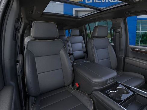 New 2026 Chevrolet Suburban Premier w/ Sun And Tow Package AWD/4WD image 16