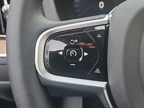 New 2026 Volvo XC60 B5 Plus w/ Protection Package Premier image 12