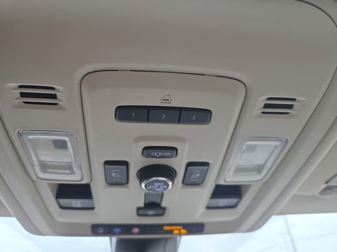 Used 2021 GMC Yukon XL Denali w/ LPO, Illumination Package image 15