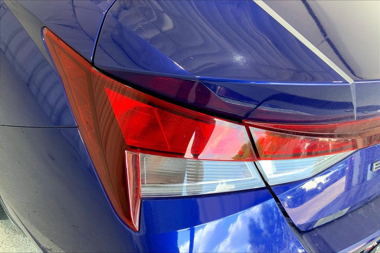 Used 2023 Hyundai Elantra SEL w/ Convenience Package FWD image 13