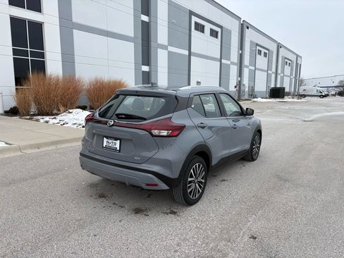 Used 2021 Nissan Kicks SV image 5
