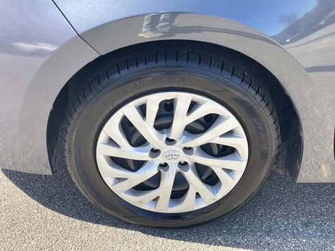 Used 2018 Toyota Corolla L image 11