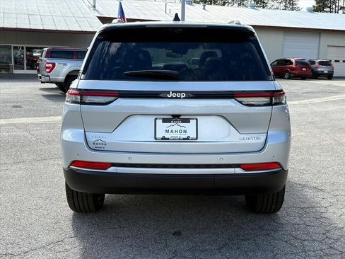 New 2026 Jeep Grand Cherokee Limited w/ Luxury Tech Group II AWD/4WD image 4
