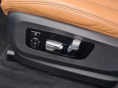 Used 2021 BMW X7 xDrive40i w/ Executive Package image 11