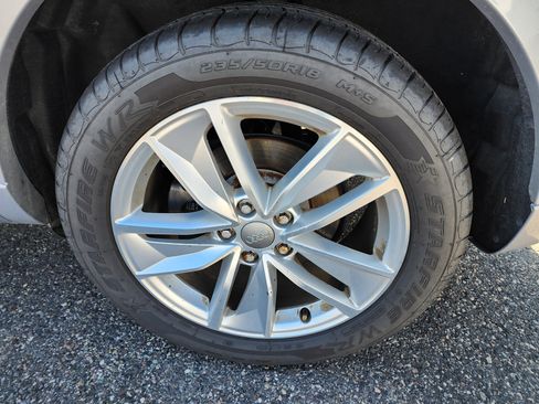 Used 2018 Audi Q3 2.0T Premium w/ Convenience Package FWD image 18