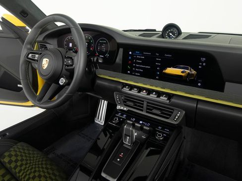 Certified 2026 Porsche 911 Carrera 4 GTS AWD/4WD image 42