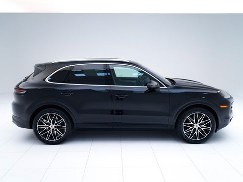 Certified 2026 Porsche Cayenne AWD/4WD image 8