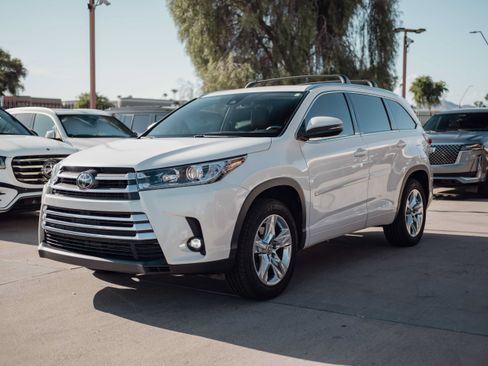 Used 2019 Toyota Highlander Limited w/ Carpet Mat Package (TMS) FWD image 1