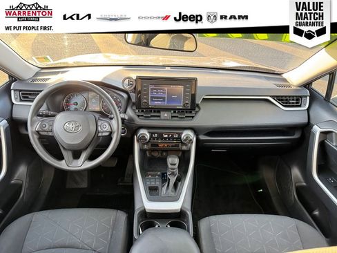 Used 2021 Toyota RAV4 XLE image 8