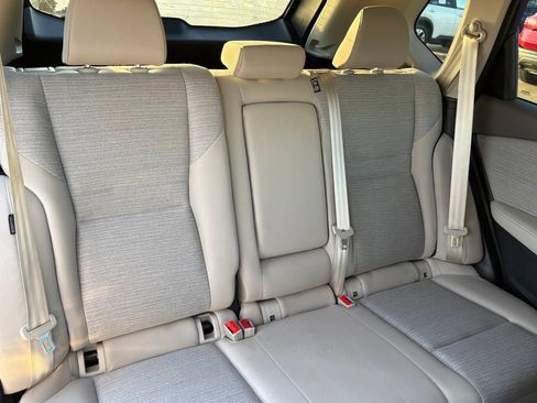 Used 2022 Nissan Rogue SV image 38