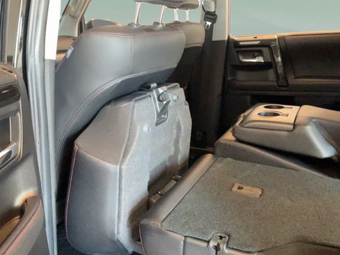 Used 2023 Toyota 4Runner TRD Off-Road Premium w/ Moonroof Package AWD/4WD image 36