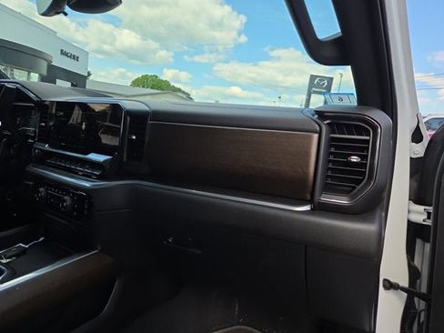 Used 2025 Chevrolet Silverado 3500 High Country w/ Technology Package AWD/4WD image 15