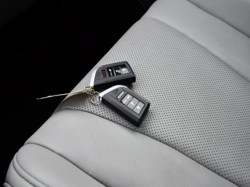 Used 2023 Acura MDX SH-AWD w/ Technology Package image 17