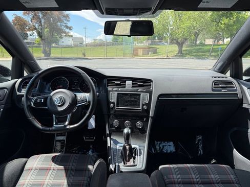 Used 2017 Volkswagen GTI S FWD image 11