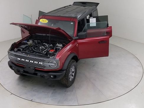 Certified 2025 Ford Bronco Badlands image 44