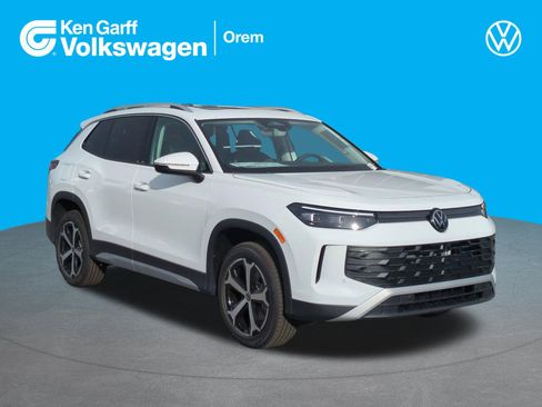 New 2026 Volkswagen Tiguan SE image 1