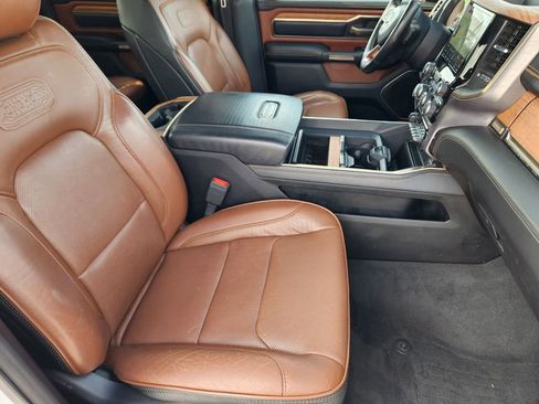 Used 2019 RAM 1500 Limited w/ Body Color Bumper Group AWD/4WD image 14