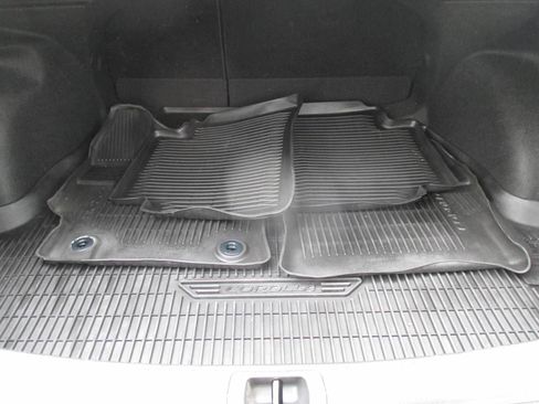 Used 2022 Toyota Corolla LE image 4