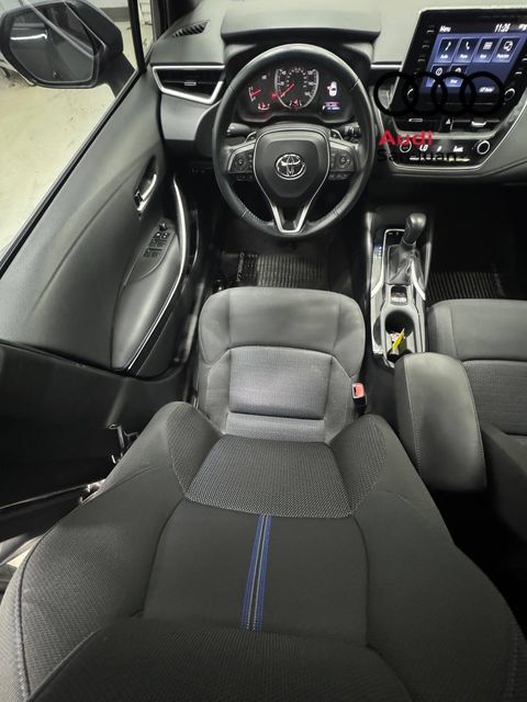 Used 2020 Toyota Corolla SE w/ SE Premium Package FWD image 30