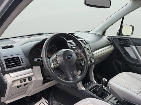 Used 2015 Subaru Forester 2.5i Premium AWD/4WD image 12