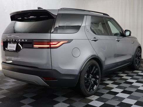 Used 2025 Land Rover Discovery S image 19