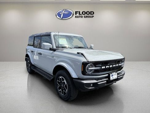New 2026 Ford Bronco Outer Banks AWD/4WD image 1