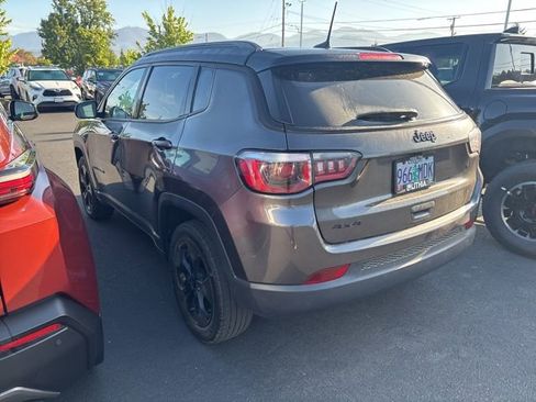 Used 2019 Jeep Compass Latitude AWD/4WD image 3