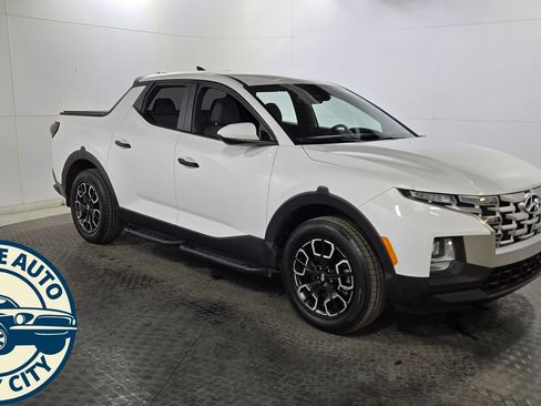 Used 2023 Hyundai Santa Cruz SE image 3