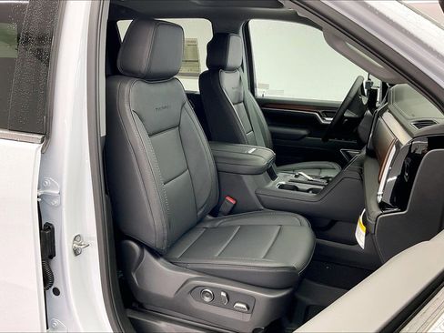 New 2026 GMC Sierra 2500 Denali w/ Denali Reserve Package image 9