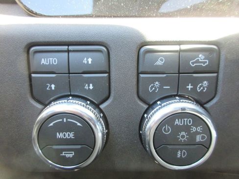 New 2026 GMC Sierra 2500 SLT w/ SLT Premium Package image 17