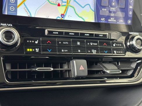 Used 2021 Toyota Highlander Limited image 23