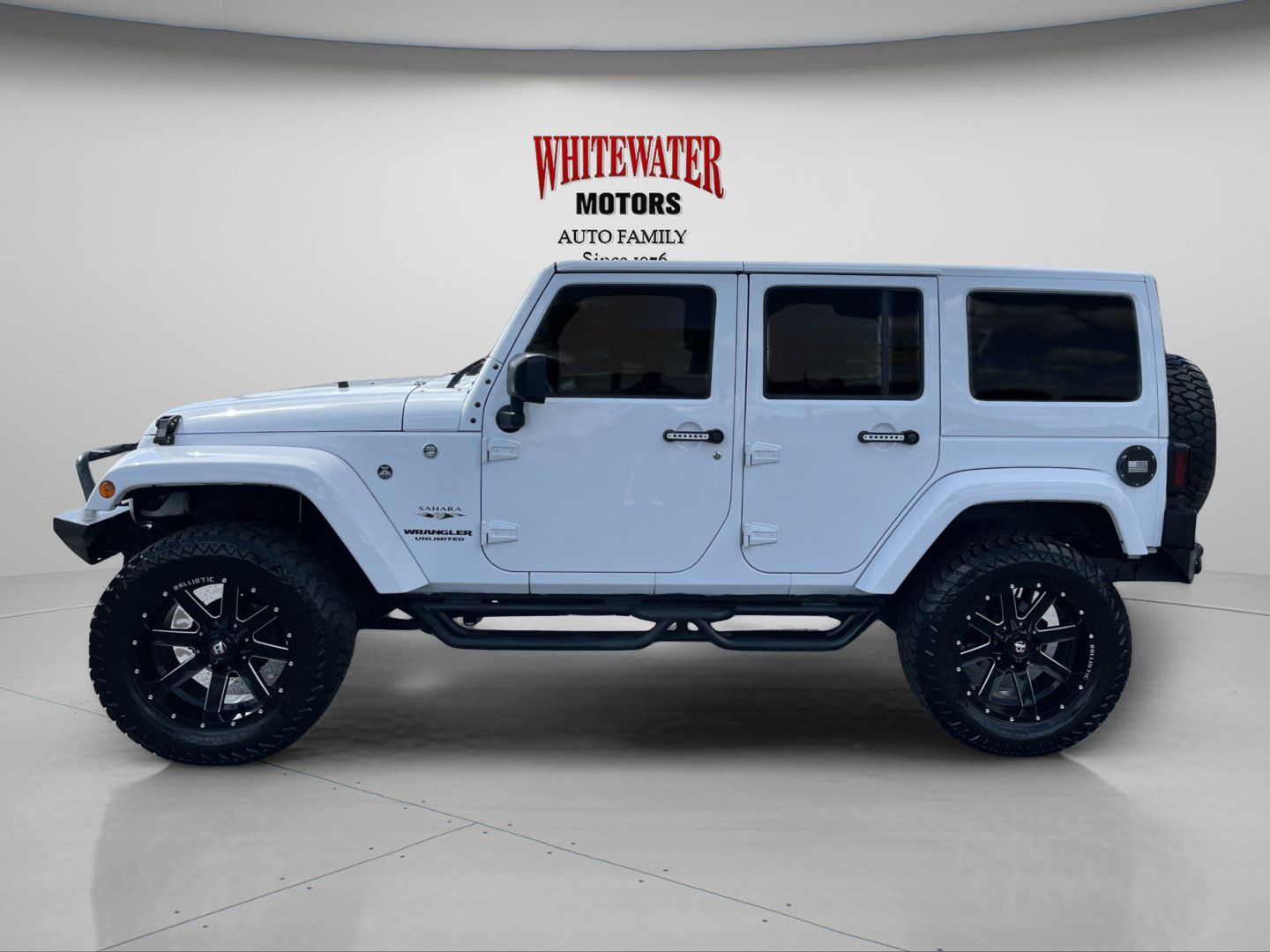 Used 2017 Jeep Wrangler Unlimited Sahara w/ Connectivity Group AWD/4WD image 2