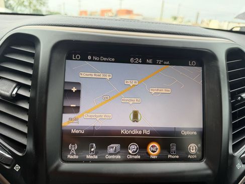 Used 2015 Jeep Cherokee Limited AWD/4WD image 33
