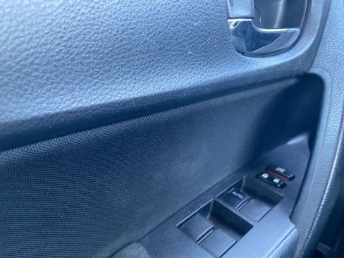 Used 2019 Toyota Corolla LE image 19