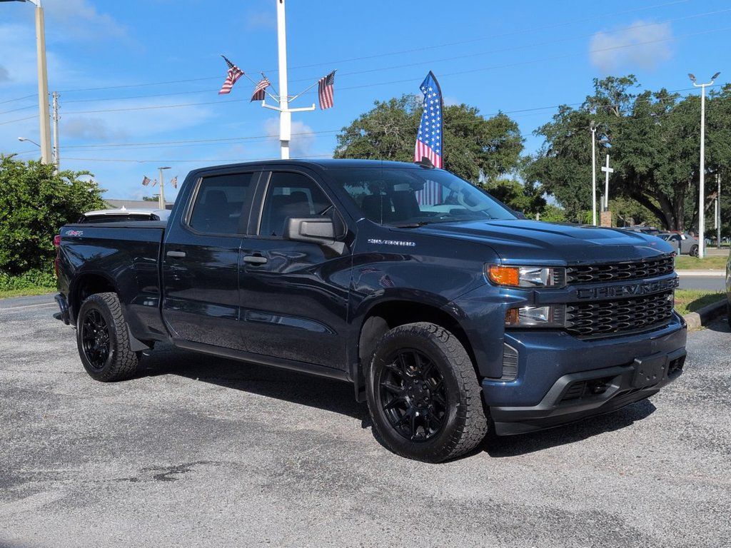 Used 2020 Chevrolet Silverado 1500 Custom w/ Custom Value Package AWD/4WD image 2