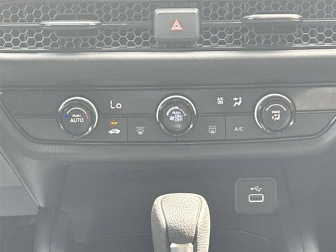 Used 2023 Honda HR-V LX image 16