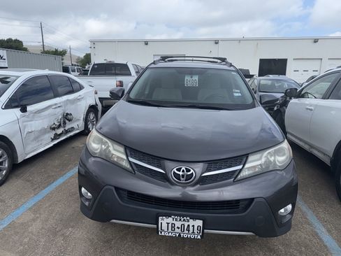 Used 2015 Toyota RAV4 XLE image 1
