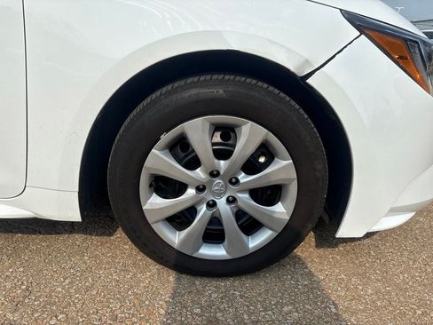 Used 2023 Toyota Corolla LE FWD image 4