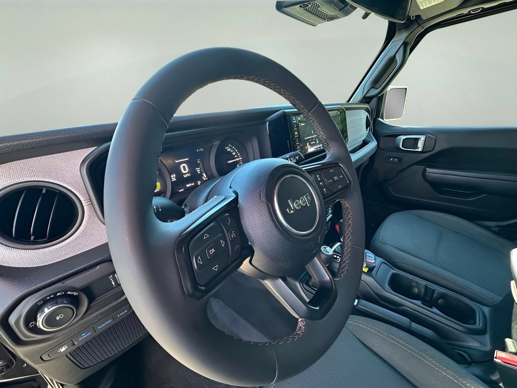 Used 2024 Jeep Wrangler Unlimited AWD/4WD image 13
