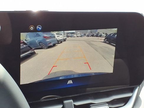 New 2026 Chevrolet Equinox LT w/ Convenience Package II FWD image 23