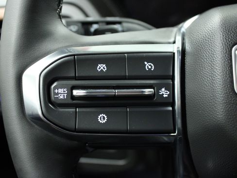 Used 2025 GMC Yukon Denali image 21