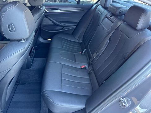 Used 2022 BMW 530e xDrive 530e xDrive w/ Premium Package image 11