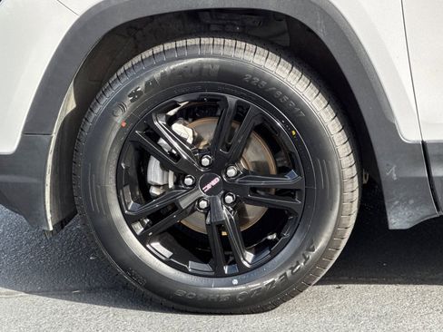 Certified 2023 GMC Terrain AT4 image 31