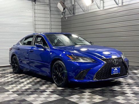 Used 2023 Lexus ES 300h F Sport image 4